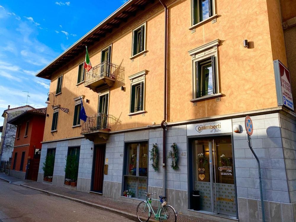 Albergo Residenza Al Teatro Udine Exterior photo