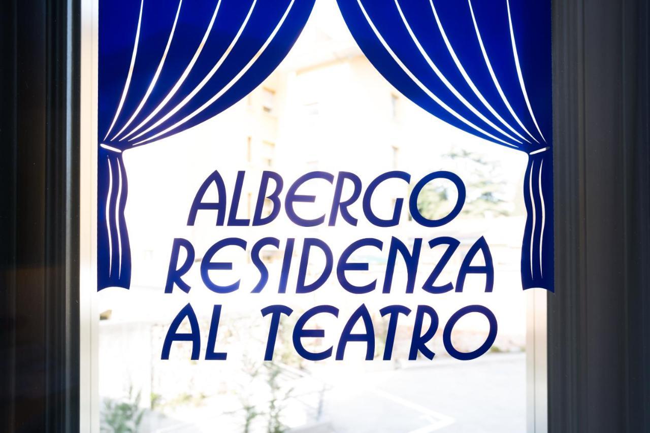 Albergo Residenza Al Teatro Udine Exterior photo