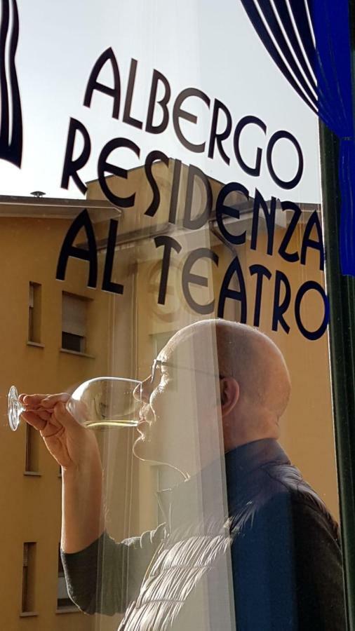Albergo Residenza Al Teatro Udine Exterior photo